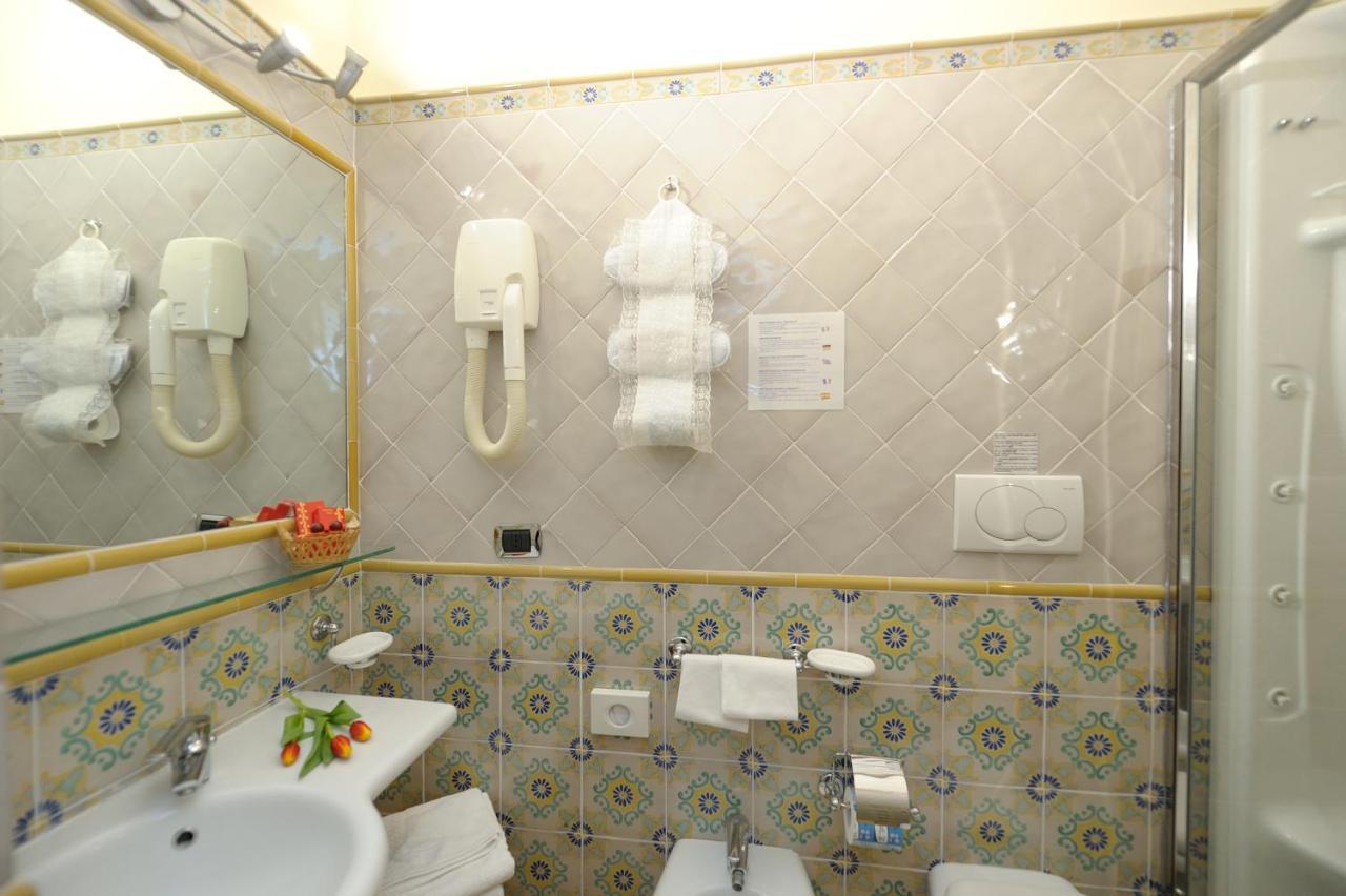Amalfi Old Square Room & Apartments Ngoại thất bức ảnh