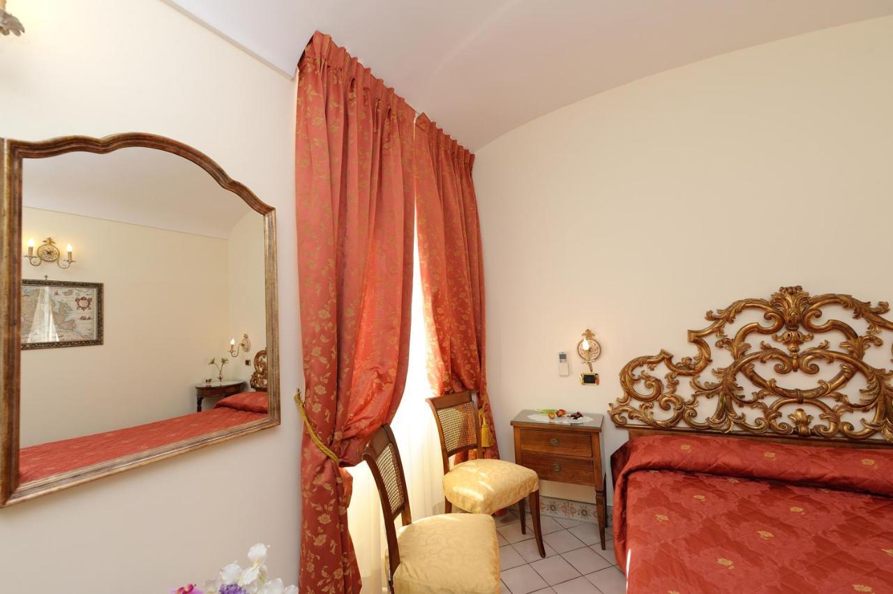 Amalfi Old Square Room & Apartments Ngoại thất bức ảnh