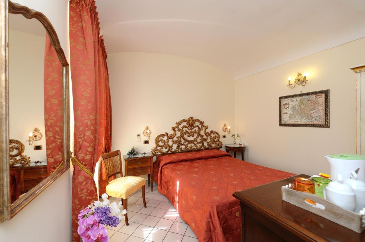 Amalfi Old Square Room & Apartments Ngoại thất bức ảnh
