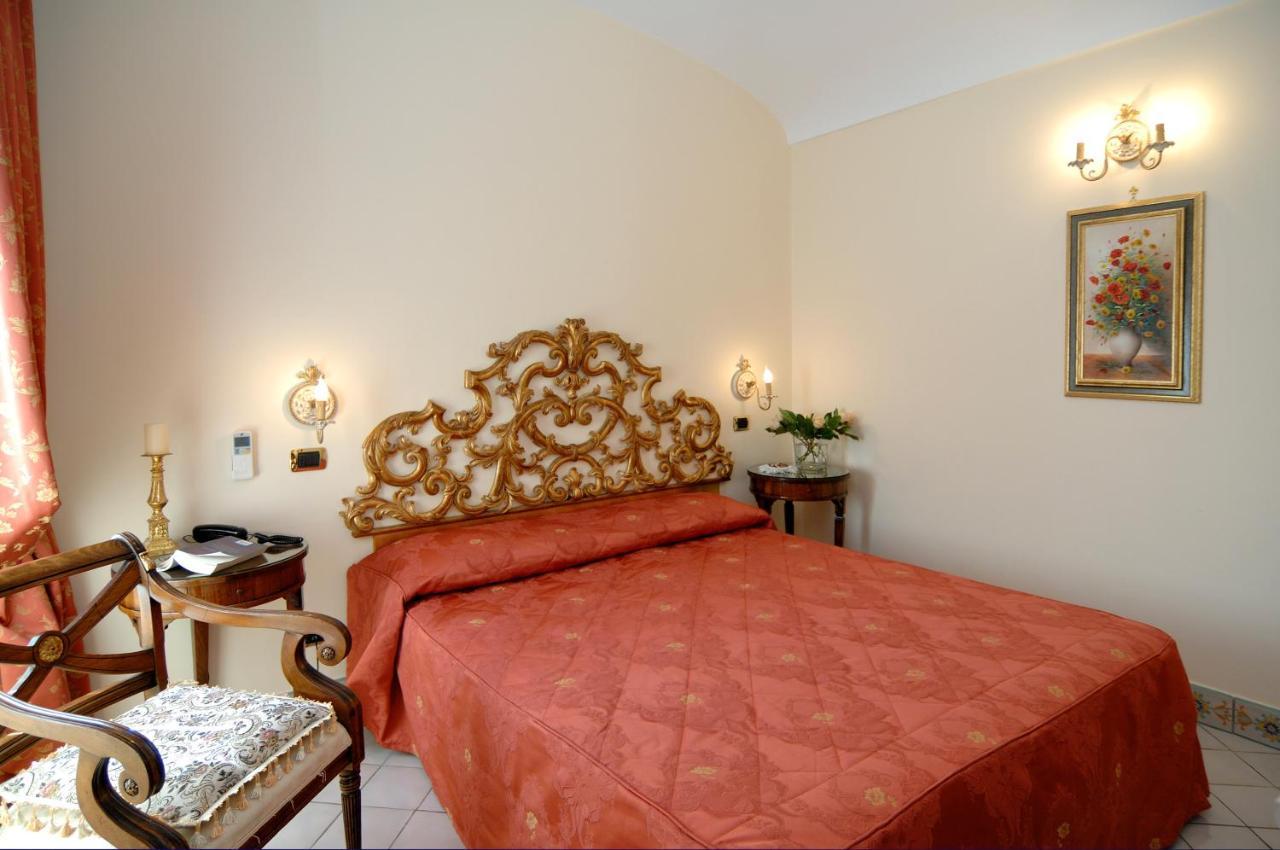 Amalfi Old Square Room & Apartments Ngoại thất bức ảnh