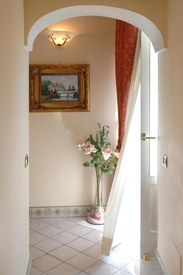 Amalfi Old Square Room & Apartments Ngoại thất bức ảnh