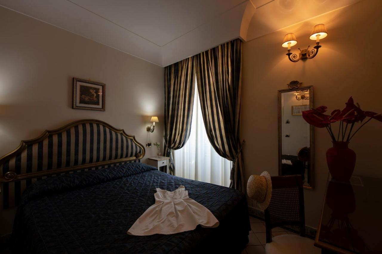 Amalfi Old Square Room & Apartments Ngoại thất bức ảnh