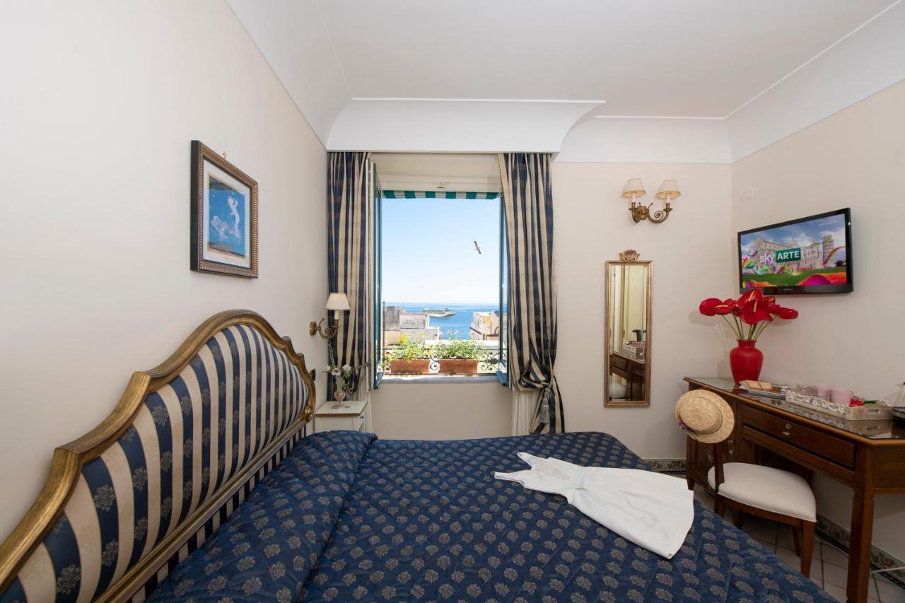 Amalfi Old Square Room & Apartments Ngoại thất bức ảnh