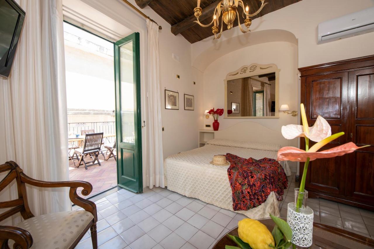 Amalfi Old Square Room & Apartments Ngoại thất bức ảnh