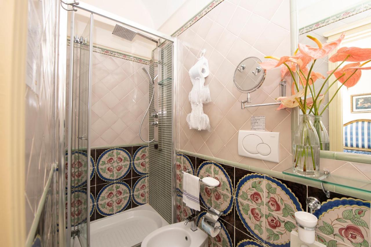 Amalfi Old Square Room & Apartments Ngoại thất bức ảnh