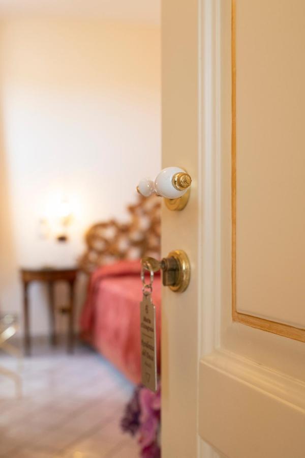 Amalfi Old Square Room & Apartments Ngoại thất bức ảnh