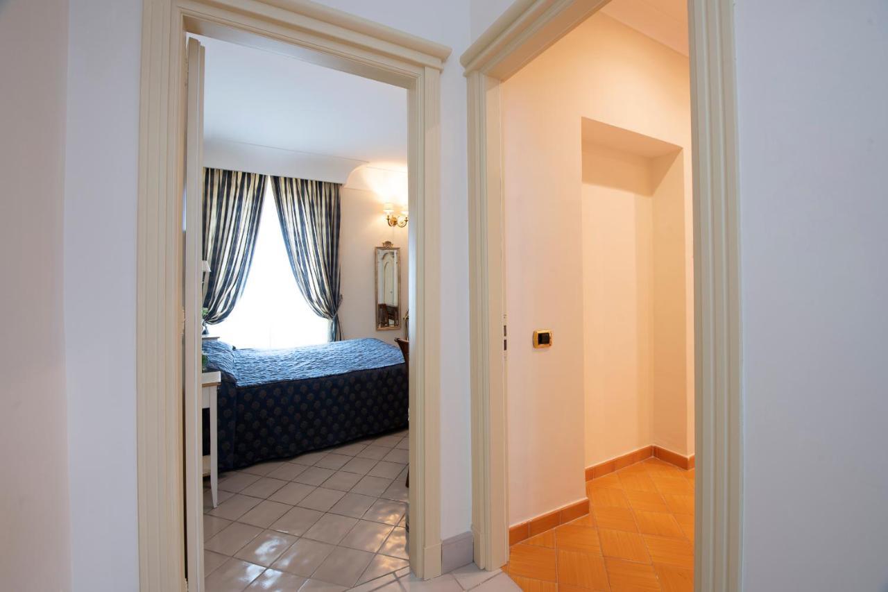 Amalfi Old Square Room & Apartments Ngoại thất bức ảnh